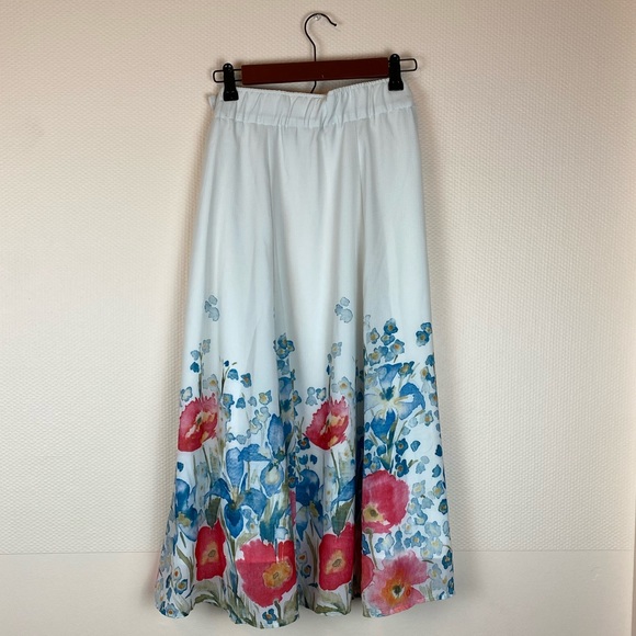 Soft Surroundings White Floretta Border Skirt - Picture 3 of 6